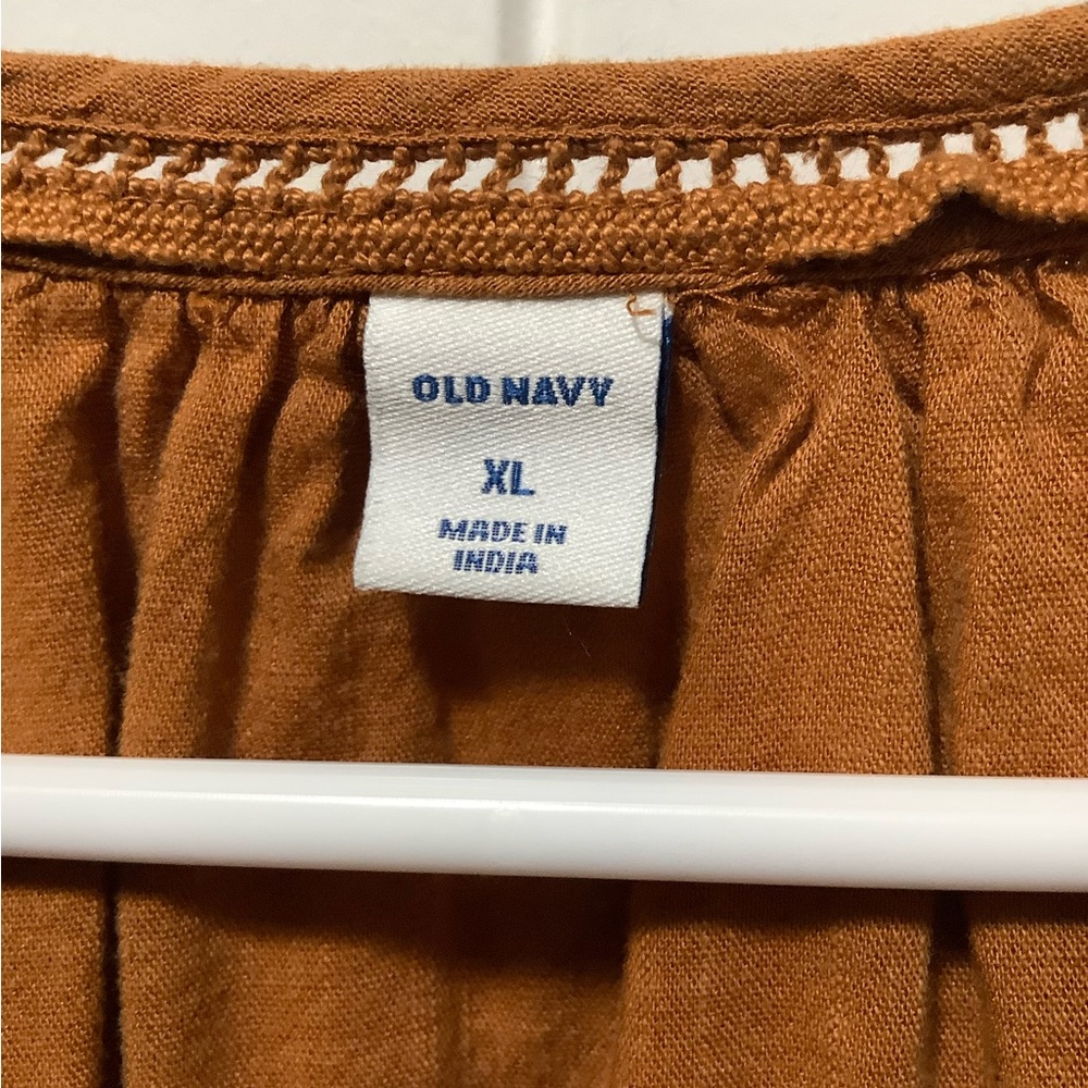 Old Navy Lightweight Long Sleeved Top - Picture 2 of 5